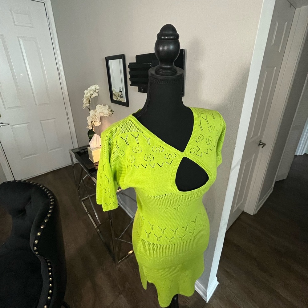 Green dress , Bodycon , Split Side , Size 8
